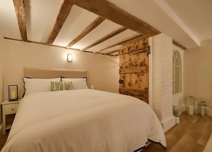 Blossom Lodge